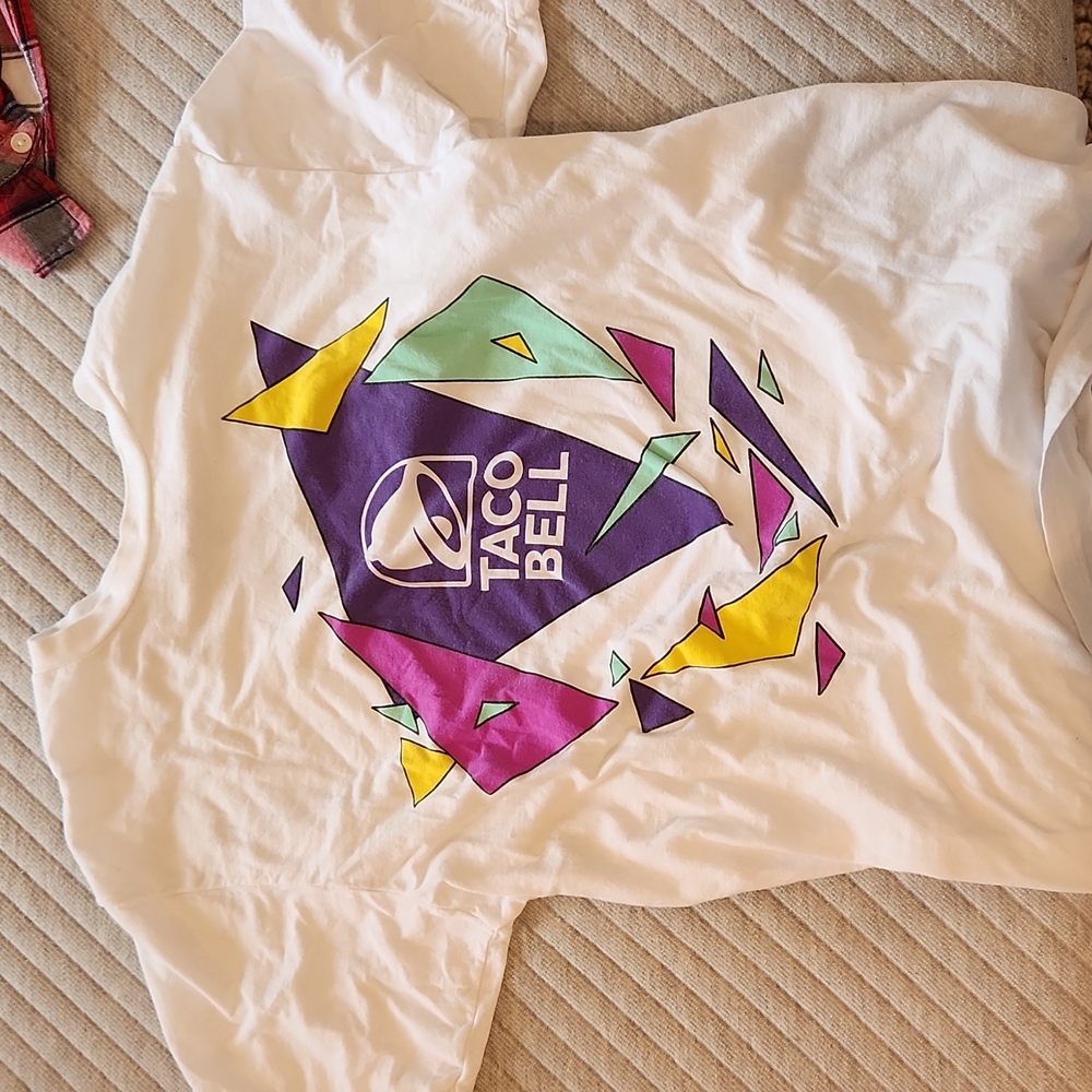 Medium Taco Bell shirt